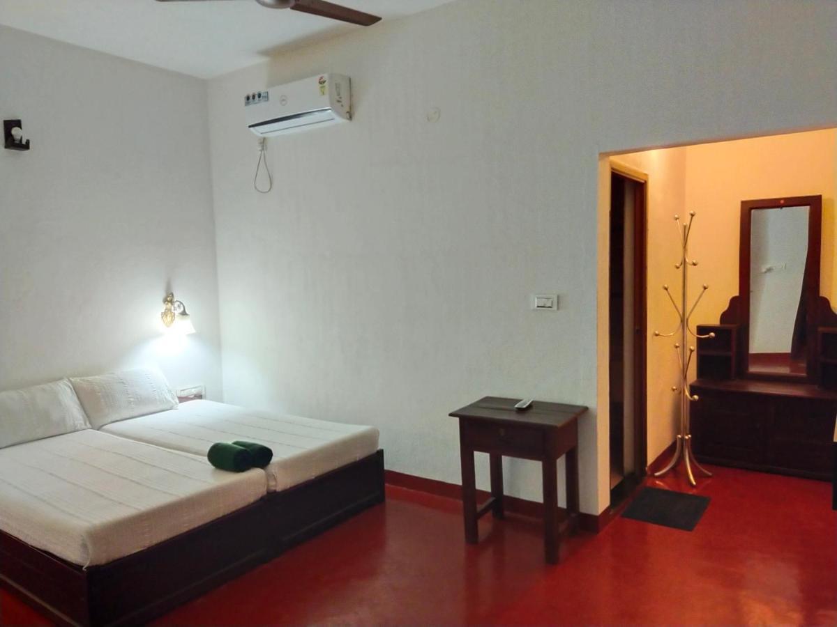Marari Beach Clleetus Homestay Марарикулам Стая снимка